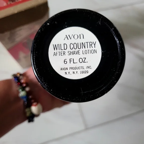 NIB Vintage Avon Pump Decanter Wild Country After Shave Lotion with Original Box - Picture 3 of 10